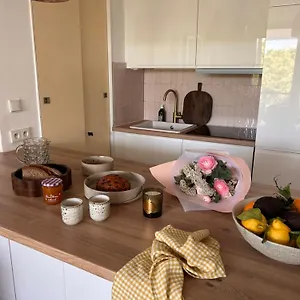  Apartment Port Vauban - 6pers - Terrasse - Parking France