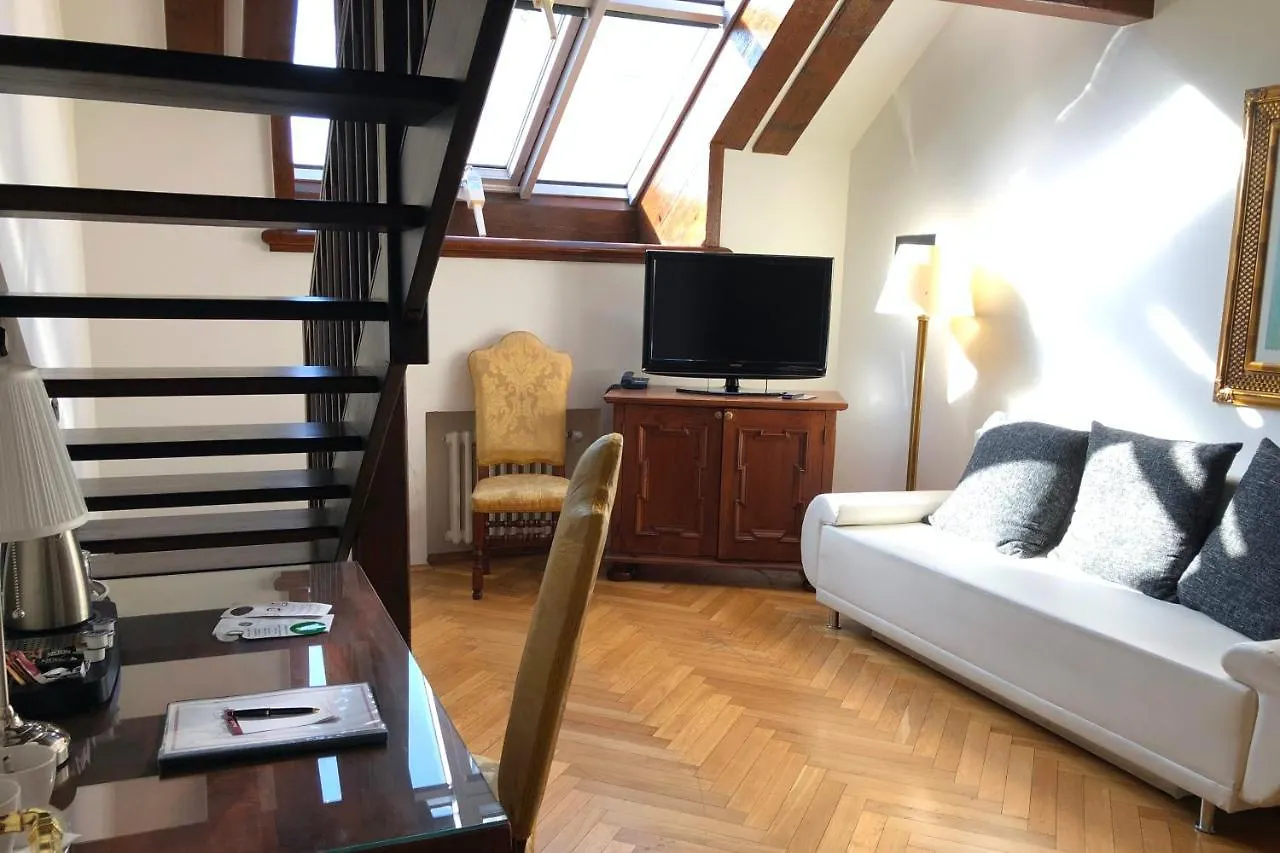Charles Bridge Palace Prague 4*,